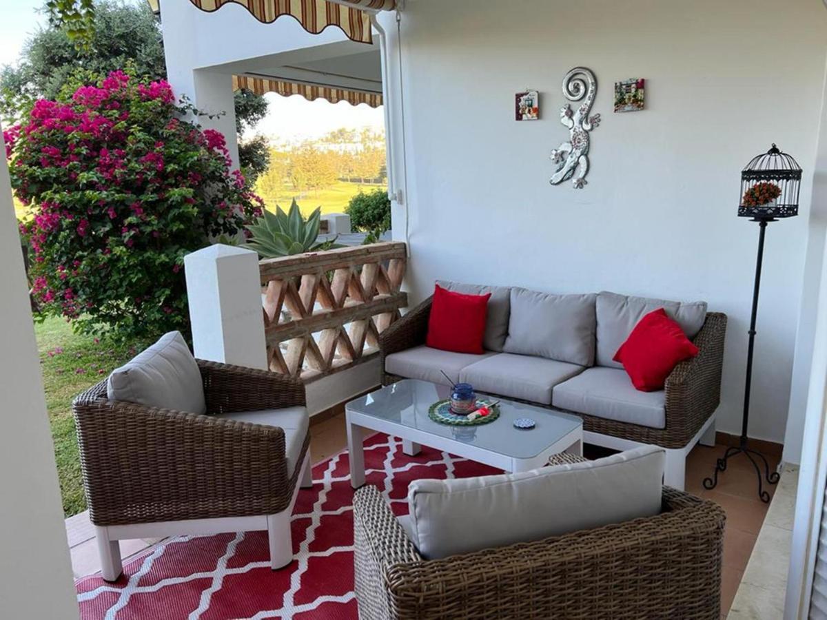 Beautiful Apt With Golf & Lake Views Mijas Golf フエンヒロラ エクステリア 写真