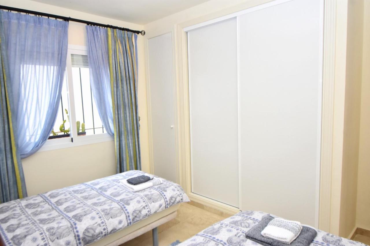 Beautiful Apt With Golf & Lake Views Mijas Golf フエンヒロラ エクステリア 写真