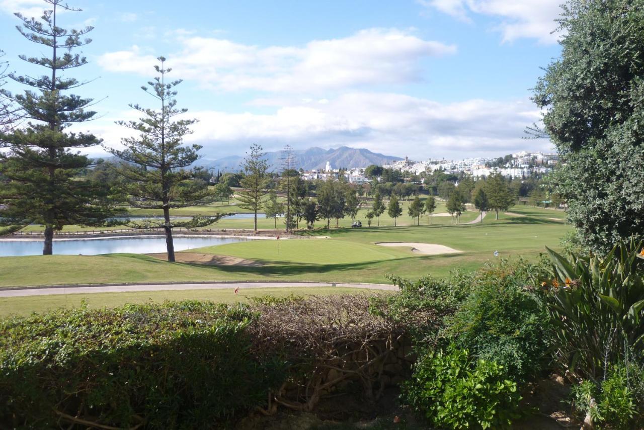 Beautiful Apt With Golf & Lake Views Mijas Golf フエンヒロラ エクステリア 写真